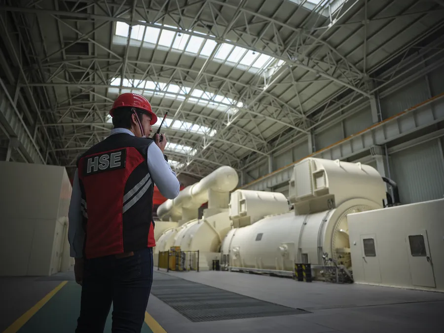 HSE officer on duty in the turbine hall